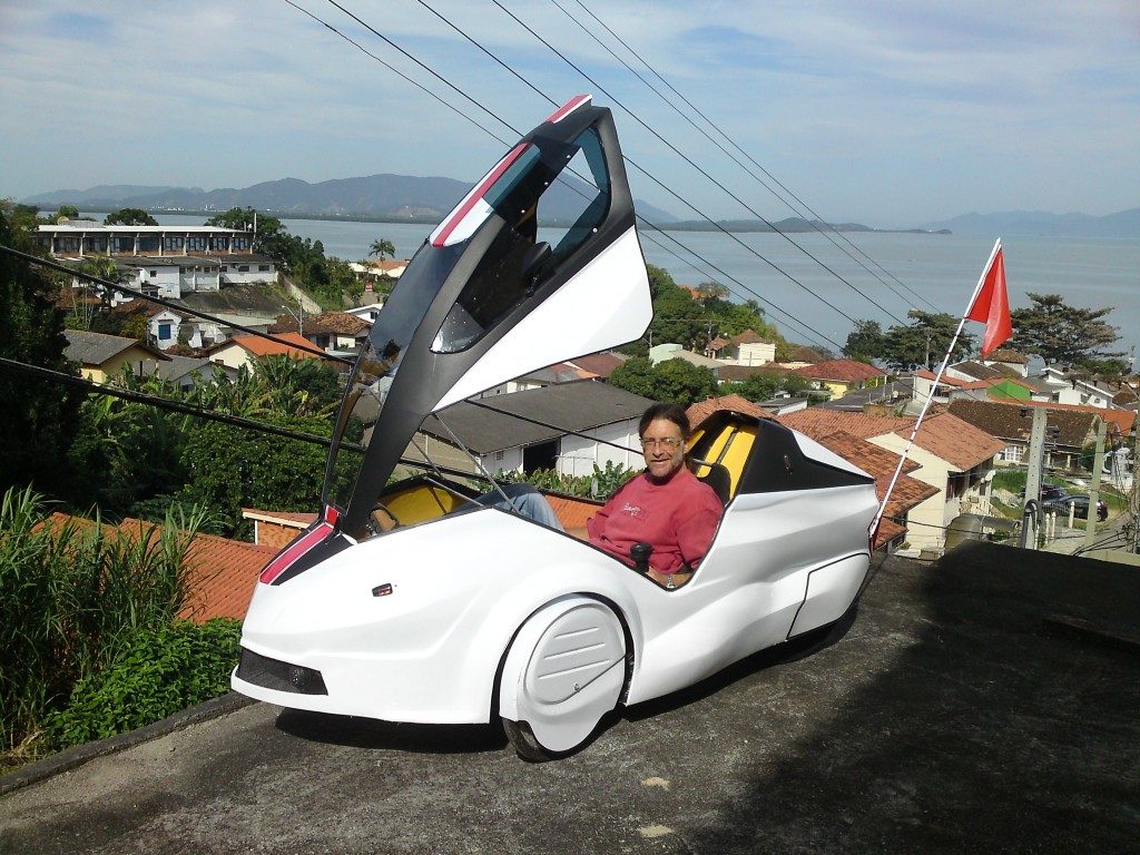 Photo of the Valentina Velomobile with raised canopy